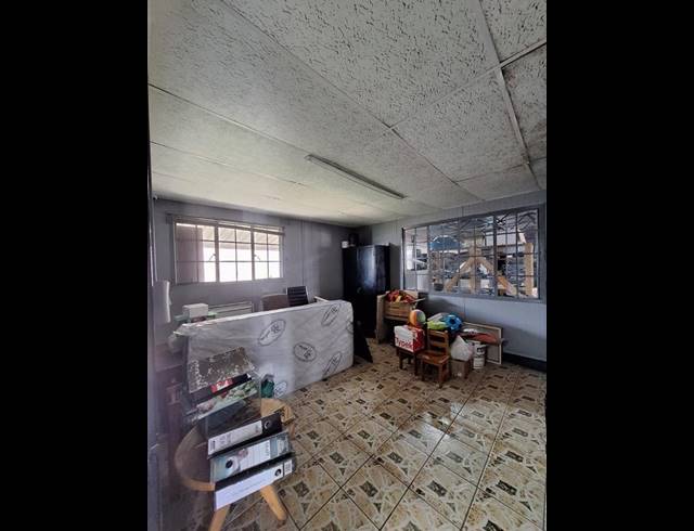 INDUSTRIAL PROPERTY TO RENT IN AUREUS